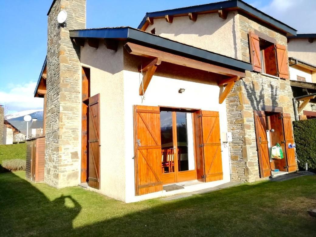 Casa Adosada Para Familias En Santa Leocadia Sainte-Leocadie ภายนอก รูปภาพ