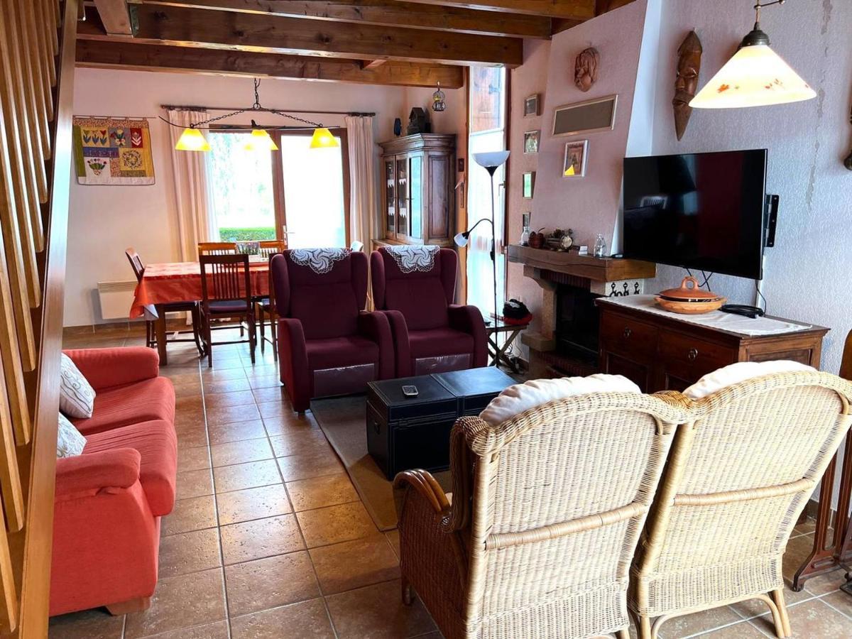 Casa Adosada Para Familias En Santa Leocadia Sainte-Leocadie ภายนอก รูปภาพ