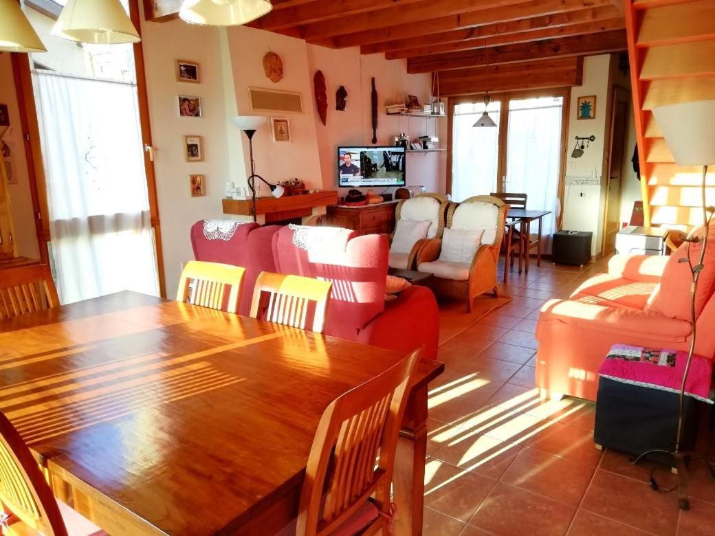 Casa Adosada Para Familias En Santa Leocadia Sainte-Leocadie ภายนอก รูปภาพ